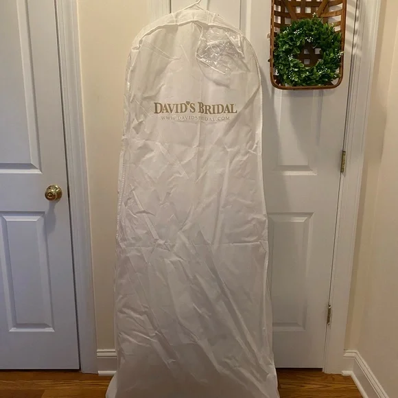 David's Bridal White Strapless Tulle Ball Gown - Picture 6 of 9